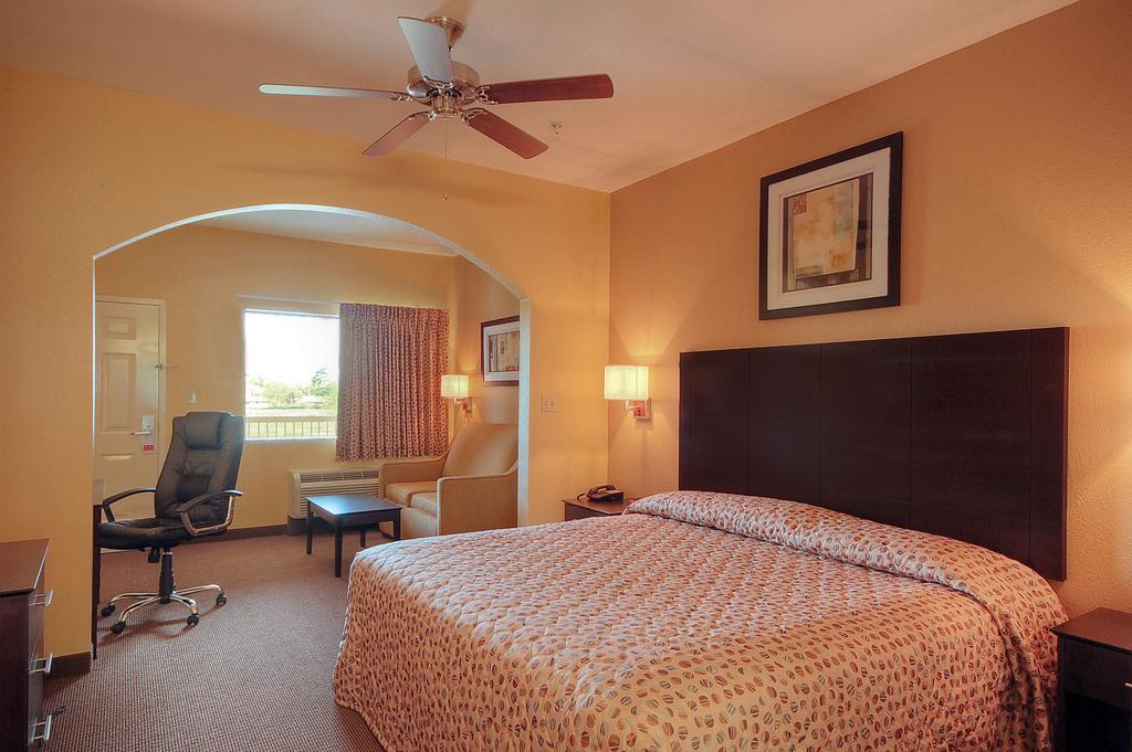 Days Inn By Wyndham Baytown East Habitación foto