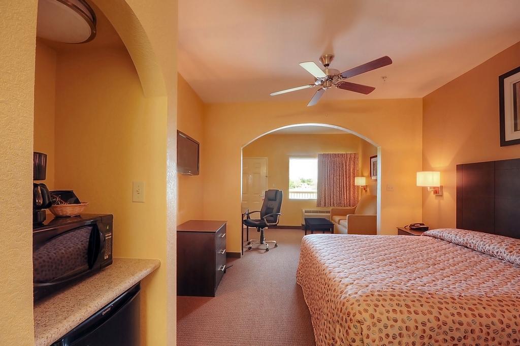 Days Inn By Wyndham Baytown East Habitación foto